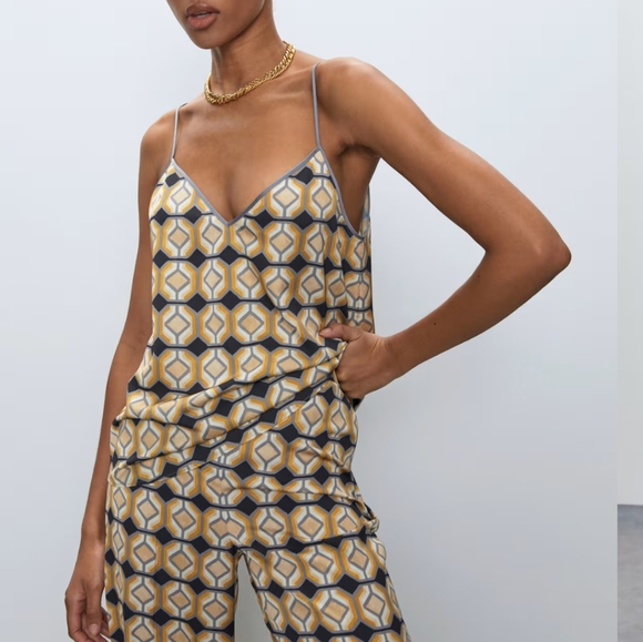 Babaton Everly Camisole Size Large - Picture 9 of 9